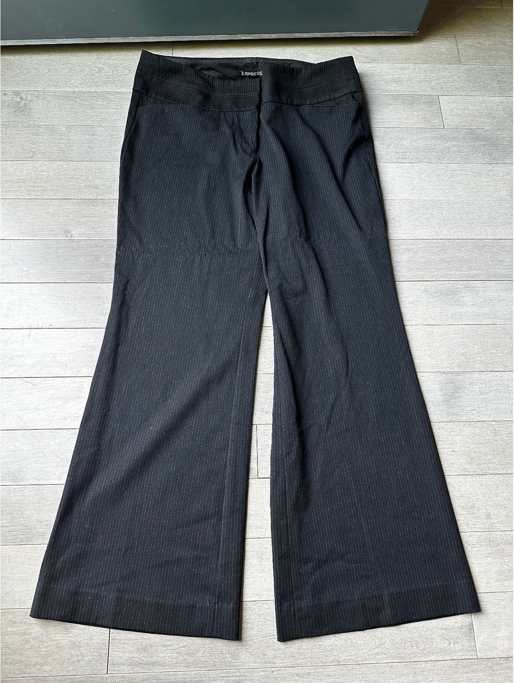 Women’s Express Black Pinstripe Wide-Leg Dress Pants Office Formal Business 12S